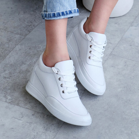 Снікерси жіночі шкіряні білі SOLO 8425-28 Снікерси жіночі шкіряні білі SOLO 8425-28